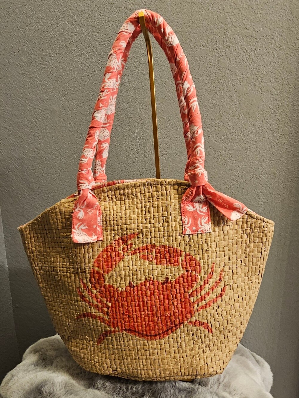 LULU's Coastal Crab Straw Tote - Picture 5 of 8